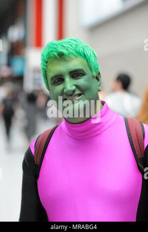 London, UK, 25 May 2018. A cosplay enthusiast on the opening day of MCM London Comic Con at the ExCel Centre in East London, UK.  Tens of thousands of cosplay enthusiasts  attended the show and more than 130,000 are expected to walk through the doors by the end of the three-day event which finishes on Sunday. Credit: Michael Preston/Alamy Live News Stock Photo