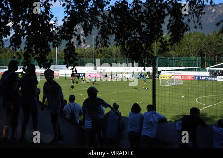 Appiano, Italien. 25th May, 2018. Overview, feature, ornamental picture, background, wallpaper. GES/Football/Preparation for the 2018 World Cup: Training of the German national team in South Tyrol, 25.05.2018 Football/Soccer: Training of the German national football team in Eppan, May 25, 2018 | usage worldwide Credit: dpa/Alamy Live News Stock Photo