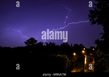 Walsall, West Midlands, UK, 27th May 2018.  A lightning Storm passes over Walsall in the West Midlands in the early hours of the 27th May 2018. credit Shaun Fellows / Alamy Live News