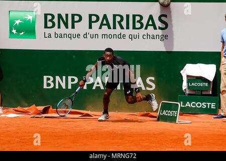 Paris, France. 27th May, 2018. Gael Monfils of France during his 1st round match at Day 1 at the 2018 French Open at Roland Garros. Credit: Frank Molter/Alamy Live News Stock Photo