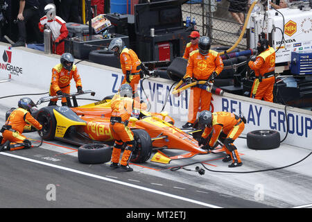 Indianapolis, Indiana, USA. 27th May, 2018. ZACH VEACH (26) of the United Stated comes down pit road for service during the Indianapolis 500 at the Indianapolis Motor Speedway in Indianapolis, Indiana. Credit: Justin R. Noe Asp Inc/ASP/ZUMA Wire/Alamy Live News Stock Photo