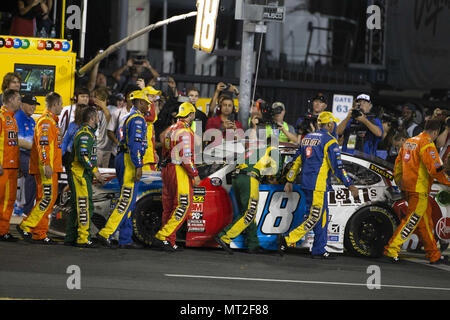 Concord, North Carolina, USA. 27th May, 2018. Kyle Busch (18) wins the Coca-Cola 600 at Charlotte Motor Speedway in Concord, North Carolina. Credit: Stephen A. Arce/ASP/ZUMA Wire/Alamy Live News Stock Photo