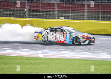 Concord, NC, USA. 27th May, 2018. Monster Energy NASCAR Cup Series driver Kyle Busch (18) wins the Coca-Cola 600 in Concord, NC. Jonathan Huff/CSM/Alamy Live News Stock Photo