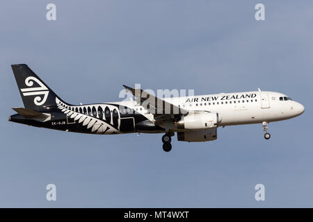 Air New Zealand Airbus A320-232 ZK-OJB on approach to land at Melbourne International Airport.