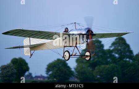 An old edwardian flying machine the 1912 Blackburn The oldest flying ...