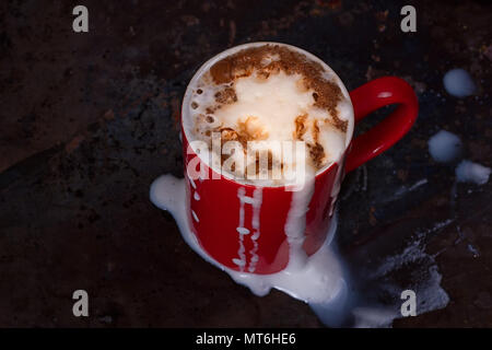 Hot chocolate with marshmallows on grunge dark table Stock Photo - Alamy