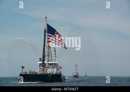 USCGC Bristol Bay (WTGB-102) is a 140-foot Bay-class icebreaking tug ...