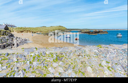 UK, Anglesey, Newborough. 19th May 2018. A view of Pilot's cove on Llanddwyn Island. Stock Photo