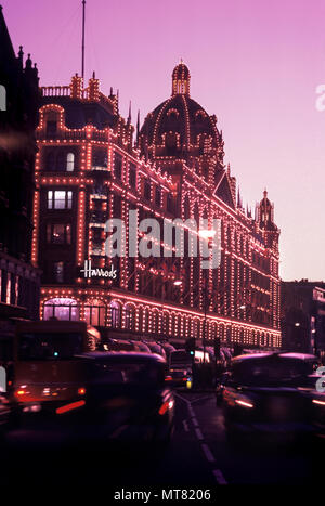 1988 HISTORICAL HARRODS DEPARTMENT STORE (©CHARLES WILLIAM STEPHENS 1939) BROMPTON ROAD KNIGHTSBRIDGE LONDON ENGLAND UK Stock Photo