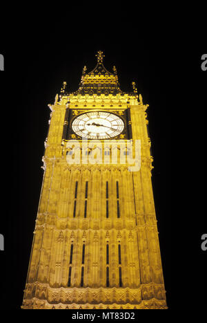 1988 HISTORICAL BIG BEN HOUSES OF PARLIAMENT RIVER THAMES LONDON ENGLAND UK Stock Photo