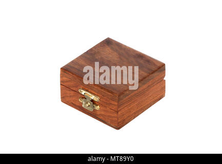 Old wood chest jewelry box closed isolated on white background. Small  miniature vintage treasure chest for keeping jewelry such as necklace,  rings or Stock Photo - Alamy