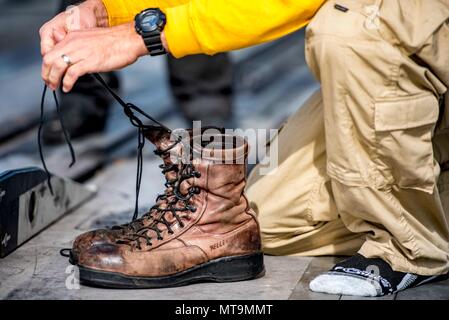 Us navy flight deck on sale boots