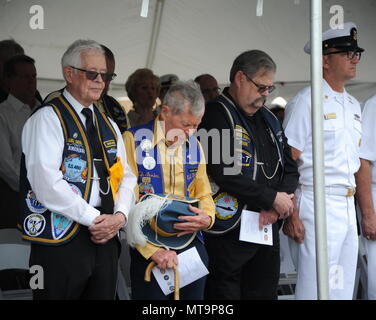 Submarine veterans, active duty submariners, family and friends attend ...