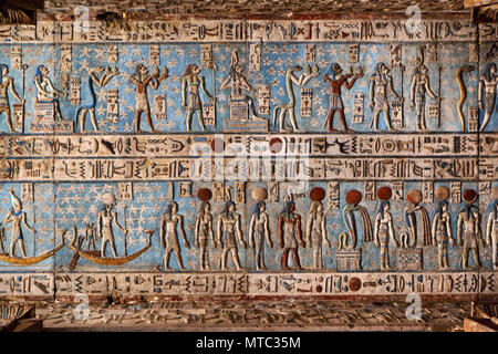 Hieroglyphic carvings in ancient egyptian temple Stock Photo