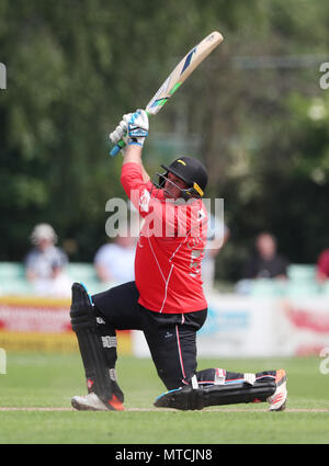 Leicestershire's Mark Cosgrove during the North Group match of the Royal London One Day Cup at New Road, Worcester. PRESS ASSOCIATION Photo. Picture date: Tuesday May 29, 2018. See PA story CRICKET Worcester. Photo credit should read: David Davies/PA Wire. RESTRICTIONS: Editorial use only. No commercial use without prior written consent of the ECB. Still image use only. No moving images to emulate broadcast. No removing or obscuring of sponsor logos. Stock Photo