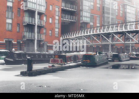 Sherborne Wharf in Birmingham, UK covered in winter snow and ice Stock Photo