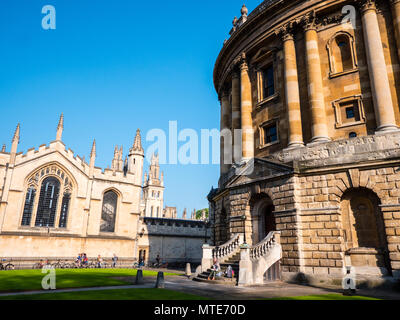 Radcliffe Camera Oxford University Reference Library, with all souls college in the background, Radcliffe Sq, Oxford, Oxfordshire, England, UK, GB. Stock Photo