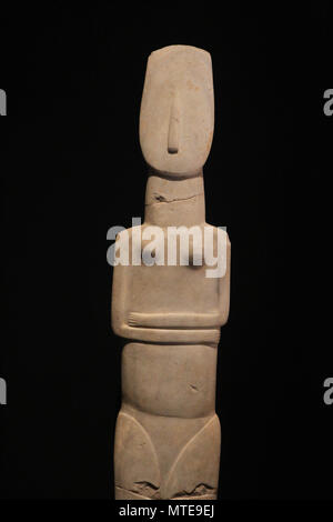 Marble Statue of Amorgos., Early Cycladic II period. 2800-2300 B.C. 'Countless Aspects of Beauty' in Ancient Art at the National Archaeological Museum Stock Photo