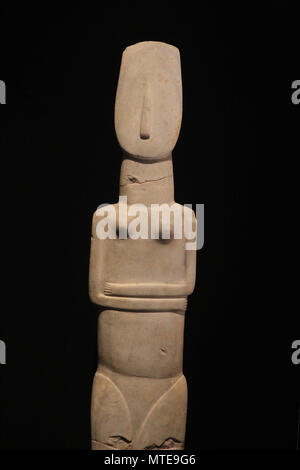 Marble Statue of Amorgos., Early Cycladic II period. 2800-2300 B.C. 'Countless Aspects of Beauty' in Ancient Art at the National Archaeological Museum Stock Photo