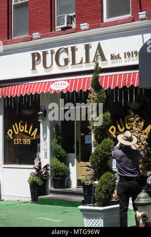 Puglia Restaurant in Little Italy, NYC Stock Photo