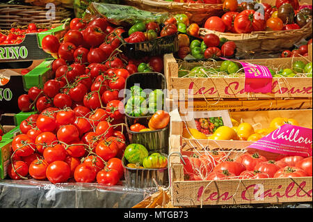 Fruit and vegetables on a market stall in Borough Market, London Stock Photo