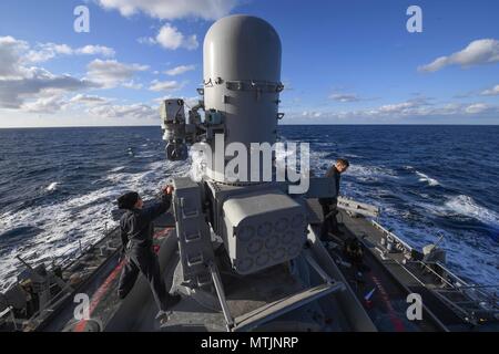 Fire Controlmen Conduct Maintenance On An Sps An-48e Radar Stock Photo 