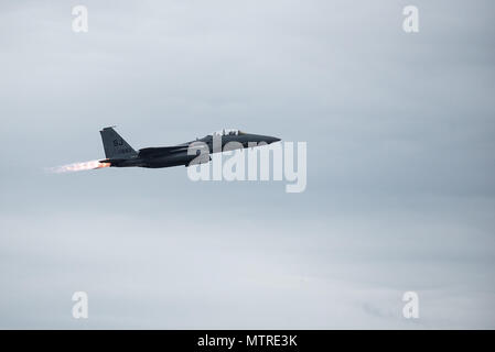 An F-15E Strike Eagle aircraft takes off during Razor Talon, Jan. 20, 2017, at Seymour Johnson Air Force Base, North Carolina. Razor Talon provides unique training opportunities and scenarios involving friendly forces fighting through contested airspace while destroying air-to-air and air-to-surface simulated threats along the North Carolina coast and Mid-Atlantic region. (U.S. Air Force photo by Airman 1st Class Kenneth Boyton) Stock Photo