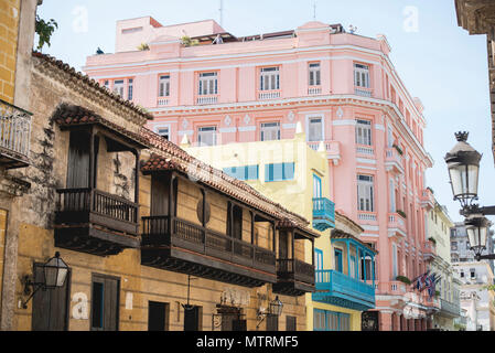 A pastel pink building in Havana, Cuba Stock Photo