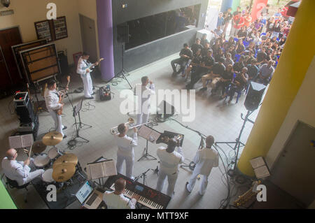 KOTA KINABALU, MALAYSIA (May 23, 2018) Members of the U.S. 7th Fleet Band perform at Universiti Malaysia Sabah in Kota Kinabalu, Malaysia. The band is supporting a U.S. 7th Fleet theater security cooperation mission and will be traveling to several Indo-Pacific countries in the coming weeks. (U.S. Navy photo by Mass Communication Specialist 2nd Class Chase Hawley/Released) Stock Photo