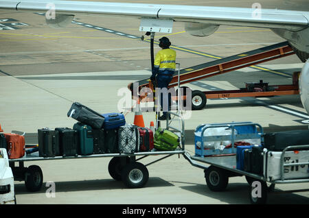 passenger jet, aircraft refuelling Stock Photo