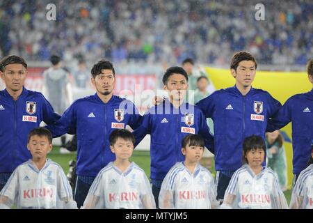 Kanagawa, Japan. 30th May, 2018. (L-R) Takashi Usami, Hotaru Yamaguchi, Ryota Oshima and Yuya Osako (JPN) sing the national anthem before the Kirin Challenge Cup 2018 match between Japan 0-2 Ghana at Nissan Stadium in Kanagawa, Japan, May 30, 2018. Credit: Hitoshi Mochizuki/AFLO/Alamy Live News Stock Photo