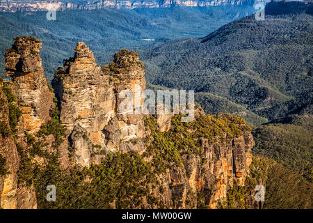 Three Sisters rock formation, Jamison Valley, Blue Mountains, New South Wales, Australia Stock Photo