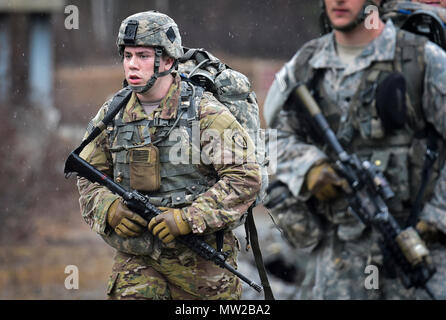 Paratroopers with Comanche Company, 1st Battalion (Airborne), 501st ...