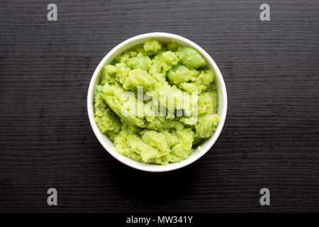 mushy peas Stock Photo