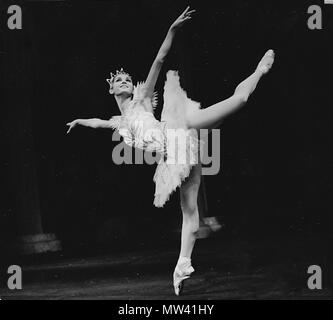 . English: Turkish Prima Ballerina Gulcan Tunccekic in Sleeping Beauty in 1961. The picture was first released in her official Facebook page with the special permission of her son Pamir Kiraner. The usage of the picture is only allowed with a reference given to Gulcan Tunccekic's name. 22 May 2010, 21:49:16. Pamir Kiraner & A. Selen Selçuk 257 Gulcan Tunccekic uyuyan guzel 1961 Stock Photo