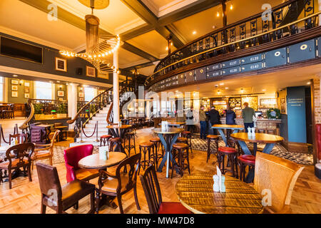 England, London, Southwark, London Bridge City, The Barrowboy and Banker Pub Stock Photo