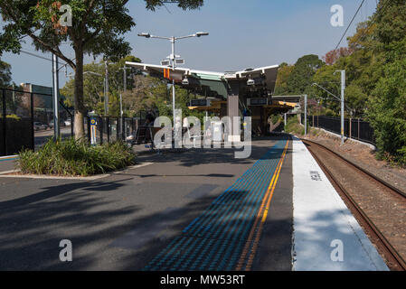 Leafy Turramurra railway station on Sydney's upper North Shore, part of the Ku-Ring-Gai Municipality and the Sydney Trains network NSW, Australia Stock Photo
