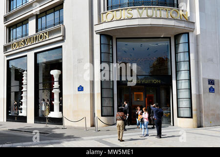 The Louis Vuitton flagship store on Fifth Avenue in New York is decorated  in the polka-dot style of Japanese artist Yayoi Kusama Stock Photo - Alamy