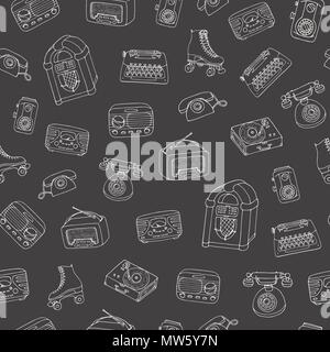 Vector retro seamless pattern with old tech, juke box, radio, typewriter, roller skates and vinyl record  player outline on the blacboard background.  Stock Vector