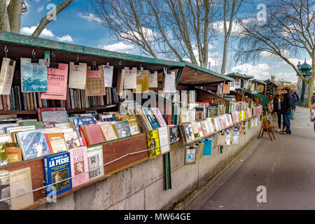 Riverside Bouquinistes ,green boxes selling second hand books along Quai Malaquais on the banks of The River Seine ,Paris ,France Stock Photo