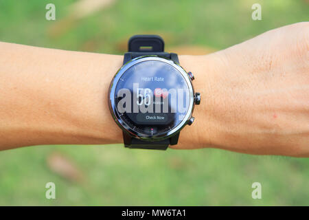 Amazfit stratos shop smart watch