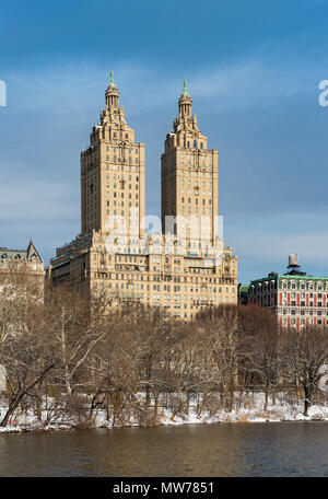 San Remo (145 Central Park West) apartment building in Manhattan as seen from Central Park, New York City, USA Stock Photo