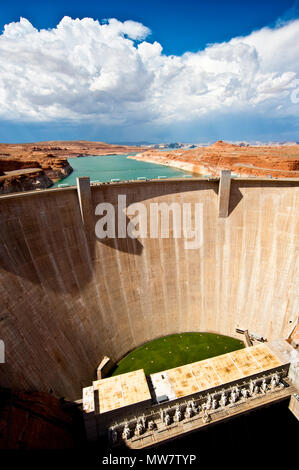 massive hydroelectric power dam, at glen canyon,holding back the water in lake Powell,Colorado river,near,Paige,Arizona,USA. Stock Photo