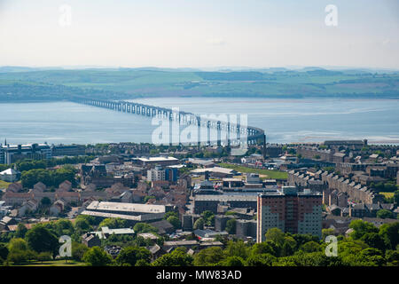 View of the Tay Railway Bridge spanning the River Tay in Dundee, Tayside, Scotland, UK Stock Photo