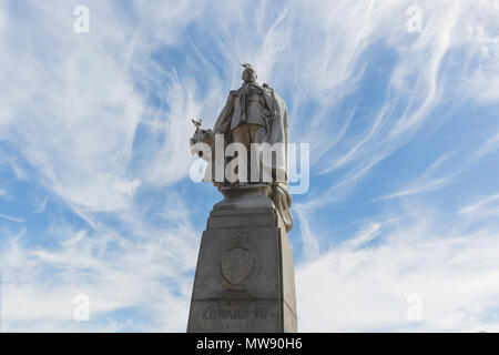 Statue of King Edward VII opposite Cape Town City Hall with blue sky Stock Photo