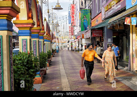 Indian couple in the Brickfields neighbourhood (Little India) of Kuala Lumpur, Malaysia Stock Photo