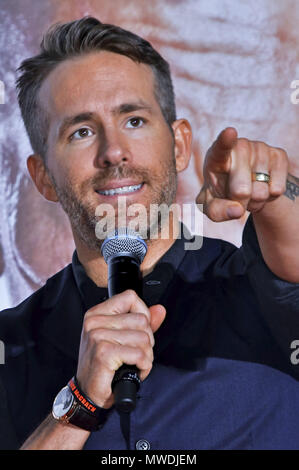 Tokyo, Japan. 29th May, 2018. Ryan Reynolds attends the 'Deadpool 2' premiere in Roppongi Hills on May 29, 2018 in Tokyo, Japan. | Verwendung weltweit Credit: dpa/Alamy Live News Stock Photo