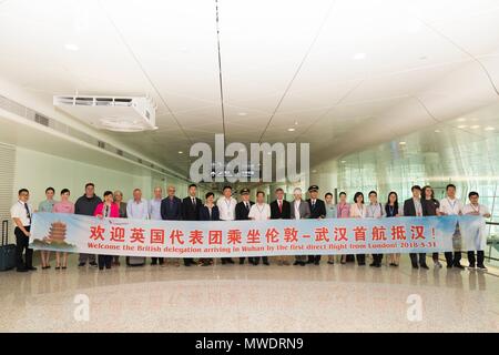 Wuhan, China. 31st May, 2018. British delegation arriving in Wuhan. Inaugural flight of China Southern Airlines Wuhan - London direct flight. Wuhan, China. 31/05/2018 | usage worldwide Credit: dpa/Alamy Live News Stock Photo