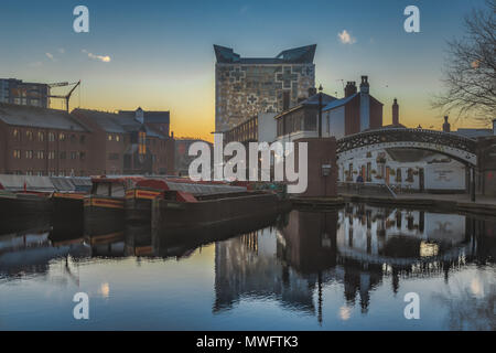 Sunrise on Gas Street Basin in Birmingham, UK Stock Photo