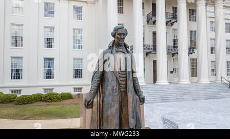 Statue of Jefferson Davis, State Capitol Building completed 1851, Montgomery, Alabama, USA Stock Photo